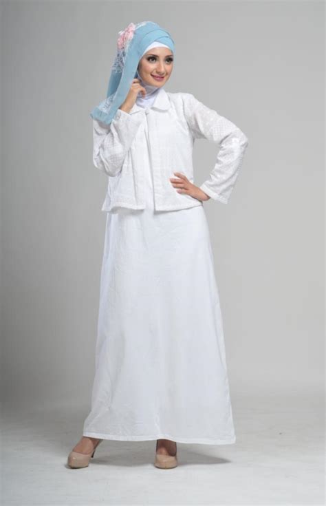 kumpulan busana muslim gamis warna putih terbaru trend 2018 contoh baju muslimah terbaru