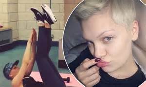 just do it jessie j tweets her make up free workout photos to inspire