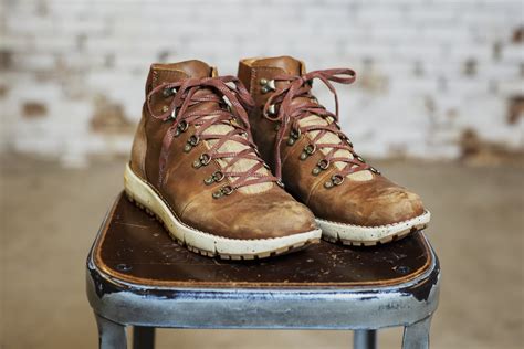 danner vertigo  review  comfiest leather boot  gearjunkie