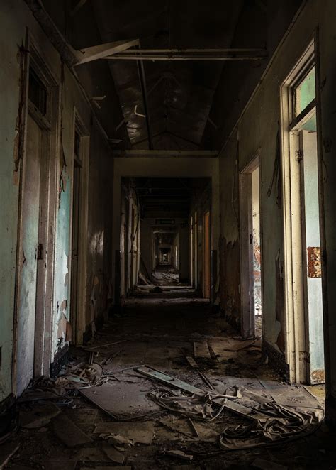 scary hallway pictures   images  unsplash