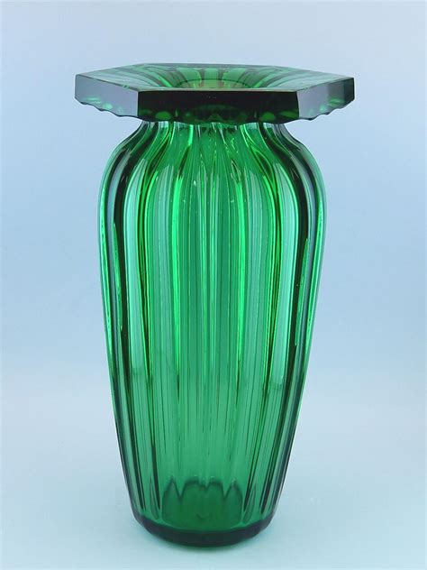 Igavel Auctions Art Deco Daum Nancy Green Glass Vase Kc05