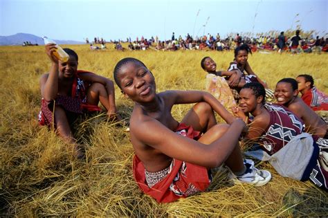 Zulu Girls Attend Umhlanga The Annual Reed Dance Festival