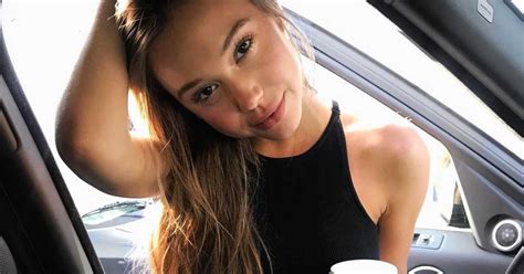 47 Things You Never Knew About Instagram Famous Model Alexis Ren Narcity