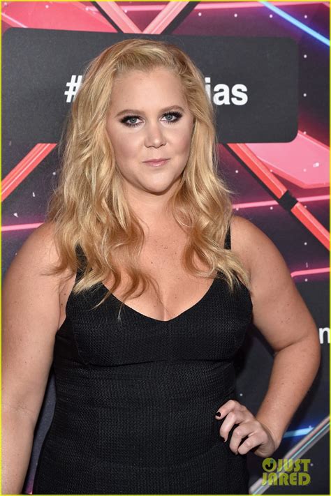 Amy Schumer Ties Anal Joke To Charlie And The Chocolate Factory Photo
