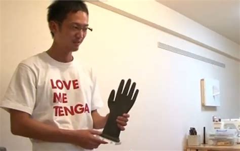 Japończyk Mistrzem świata W Masturbacji Wspierają Go Kot