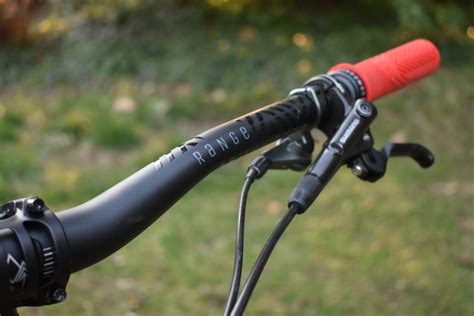 pnw range handlebar  stem  loam grips review singletracks mountain bike news