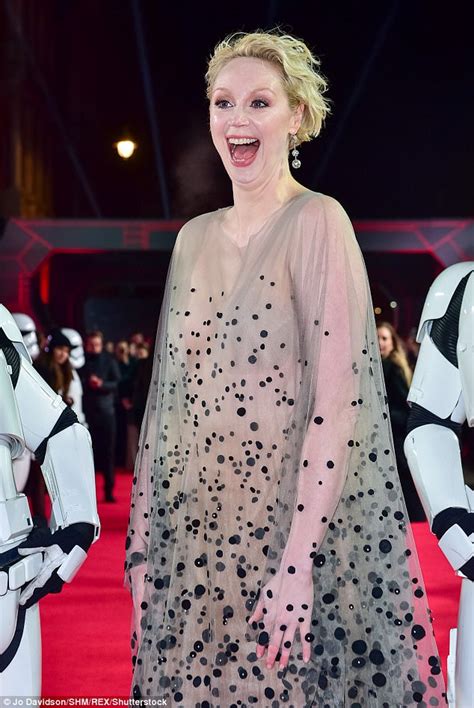 Gwendoline Christie Wows At Star Wars London Premiere Daily Mail Online