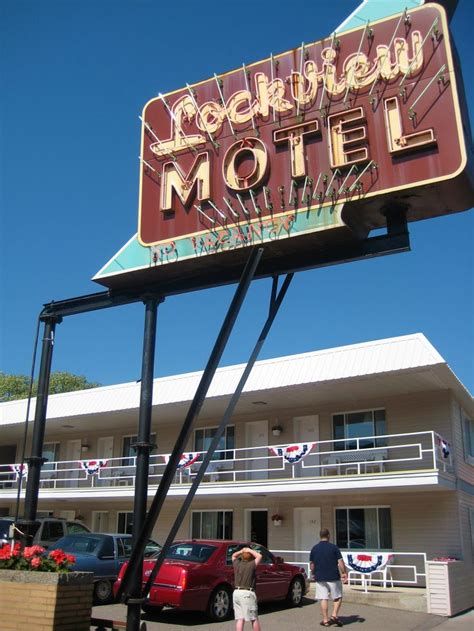 check   lockview motel  downtown sault ste marie michigan  unique establishment
