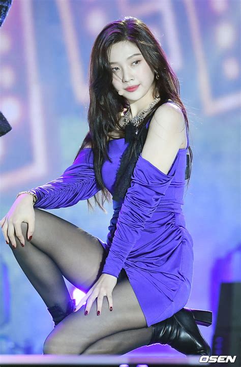 Netizens Discuss How Stunning Red Velvet S Joy Looks Even