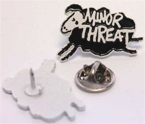 minor threat sheep metal pin 2 50€ redstar73 records ska reggae oi