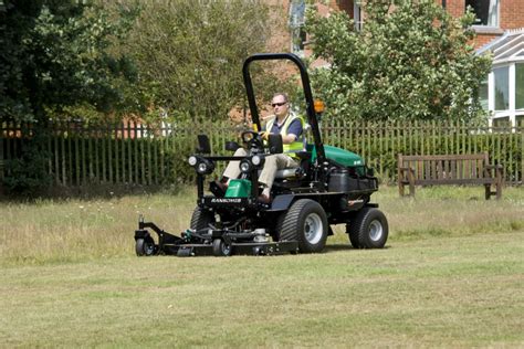 New Ransomes Hr300 Out Front Rotary Mower At Saltex Pitchcare