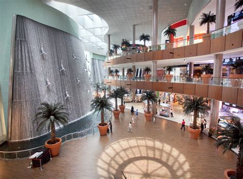guide  dubais shopping malls    discover  dubai bringing