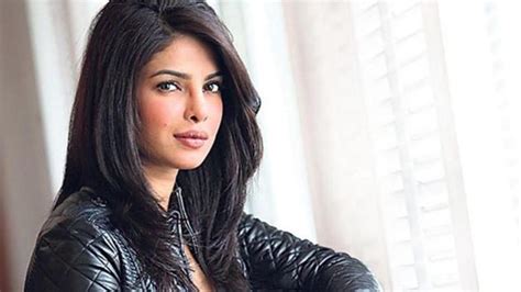 over 11 000 bouquets and 18 000 fan letters priyanka chopra celebrates