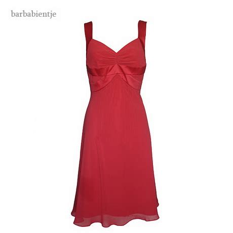 mooie rode jurk mode en stijl