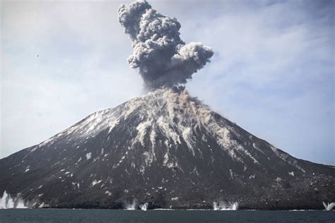 child  krakatoa  lava bomb hurling volcano  triggered indonesias latest deadly