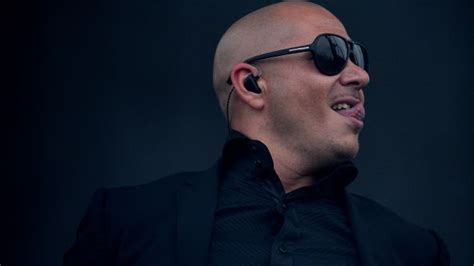 rapper pitbull tapped to host american music awards