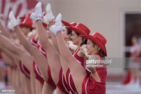 Cheerleader High Kick Bildbanksfoton Och Bilder Getty Images