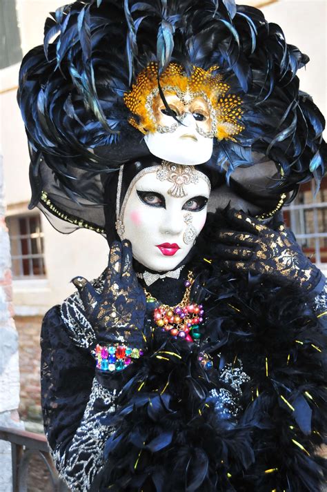 helen stevenson photography carnival  venice carnival masks