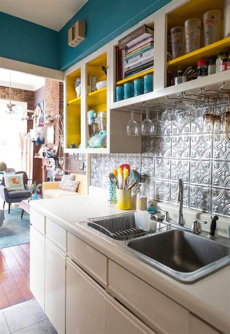 10 Pictures Of Rental Kitchens That Got Extreme Makeovers Page 2 Of 2