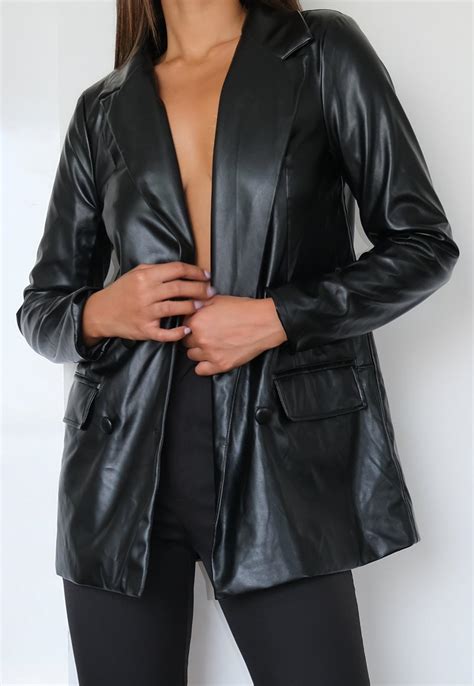 oversize blazer aus kunstleder in schwarz missguided