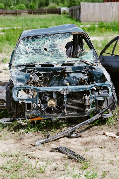 horrific car accidents  history car repair information
