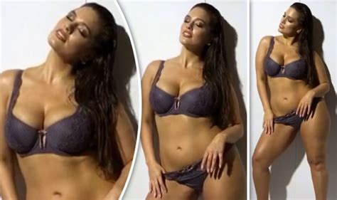 ashley graham instagram pictures model puts on very
