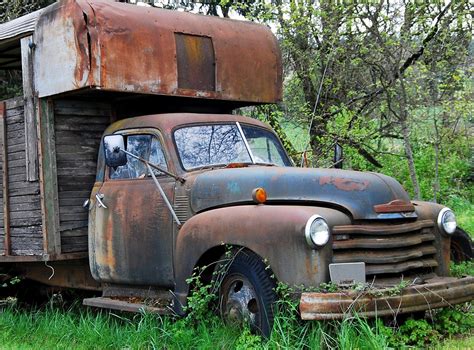 rusty abandoned truck  photo  freeimages