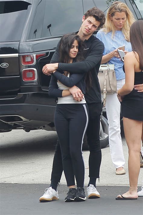 shawn mendes holds hands with camila cabello after denying rumors