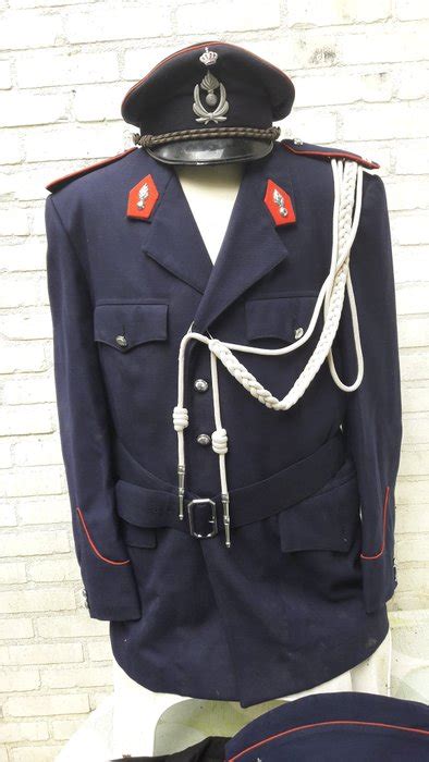 kavel belgische militaire en rijkswacht uniformen met broeken en hoofddeksels catawiki