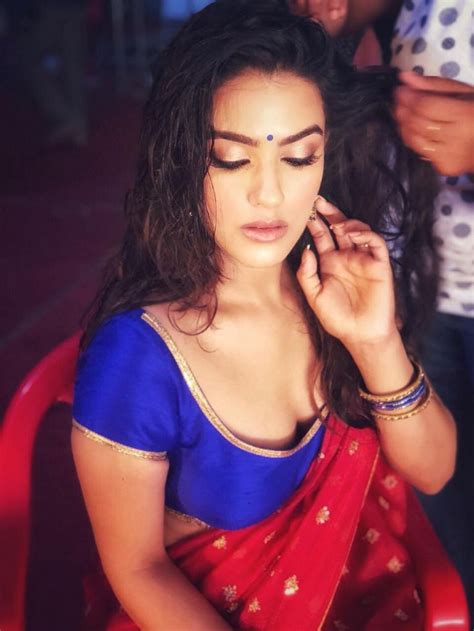 kavya thapar hot photos in saree actress galaxy