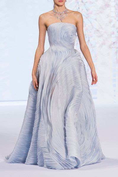 Ralph And Russo Spring 2016 Runway Pictures In 2020 Fashion Event