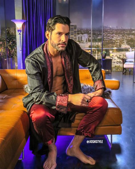 New Tom Ellis Pictures And Videos Bts Lucifer Season 4