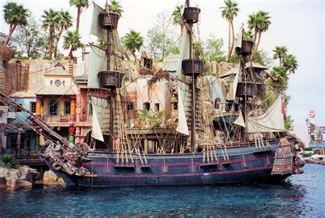 pirate ship  treasure island hotel las vegas flickr photo sharing
