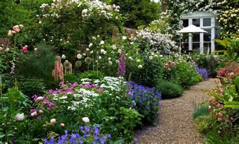 traditional english border gravel garden path freshouse