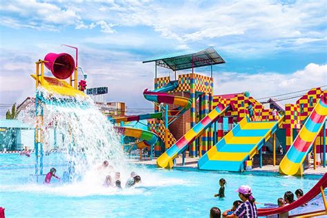 kolam renang bahagia medan wisata air  keluarga