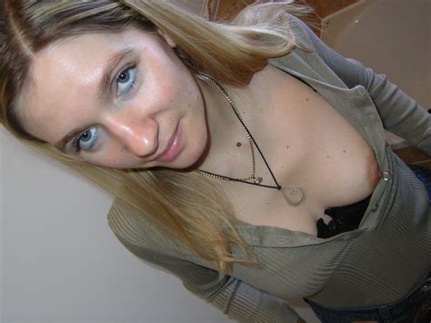 Pp 1658  In Gallery Down Blouse Nip Slips 21 Picture