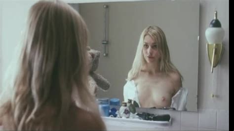 Naked Julia Dietze In Lili