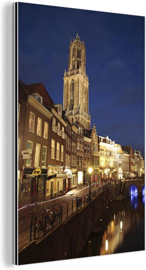 domtoren en de oude gracht van utrecht  nederland aluminium  cm