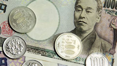 dollar rises   yen  st time   years