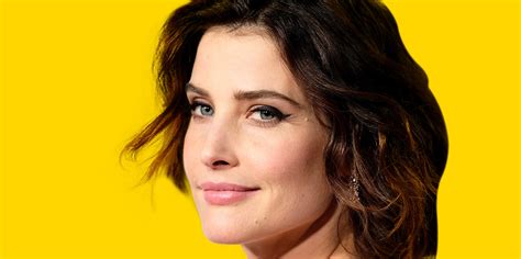 Cobie Smulders Had Ovarian Cancer At 25—the Symptoms You