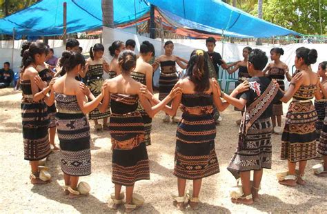 tari padoa tarian tradisional  daerah sabu raijua provinsi ntt