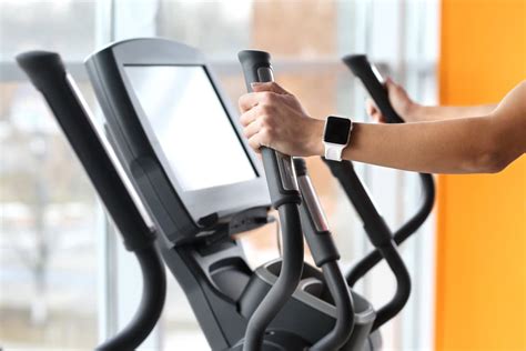 How To Properly Monitor Your Heart Rate During Indoor Cycling