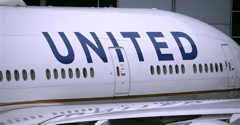 After Photos Of Packed Flight United Airlines Says It Cant Guarantee