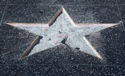 donald trumps repaired walk  fame star  special security protection