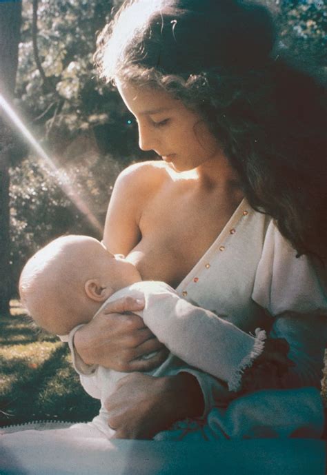 tumblr mg6s8k2lfe1rk847mo1 1280 800×1164 breastfeeding pictures