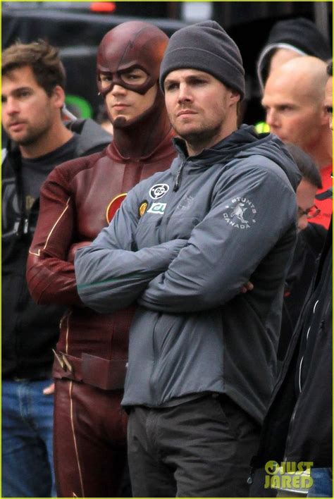The Flash And Arrow Robbie Amell Brandon Routh Feeling Left Out