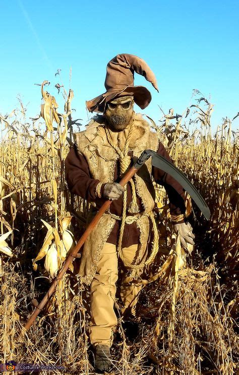 evil scarecrow halloween costume contest at costume