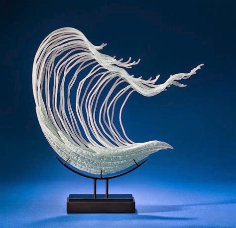 As Incríveis Esculturas De Vidro Inspiradas Em Ondas E Animais Marinhos