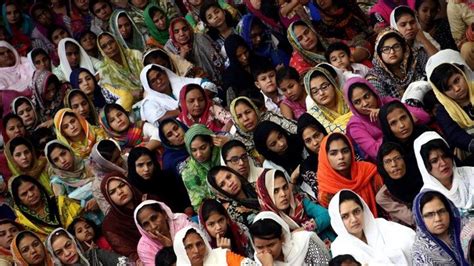 giÁo xỨ ĐỨc mẸ hẰng cỨu giÚp cha mẹ thiếu nữ pakistan cầu cứu Đức giáo hoàng