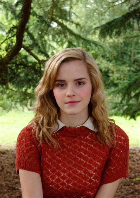 Famous English Actress Emma Watson Cute Picture Gallery